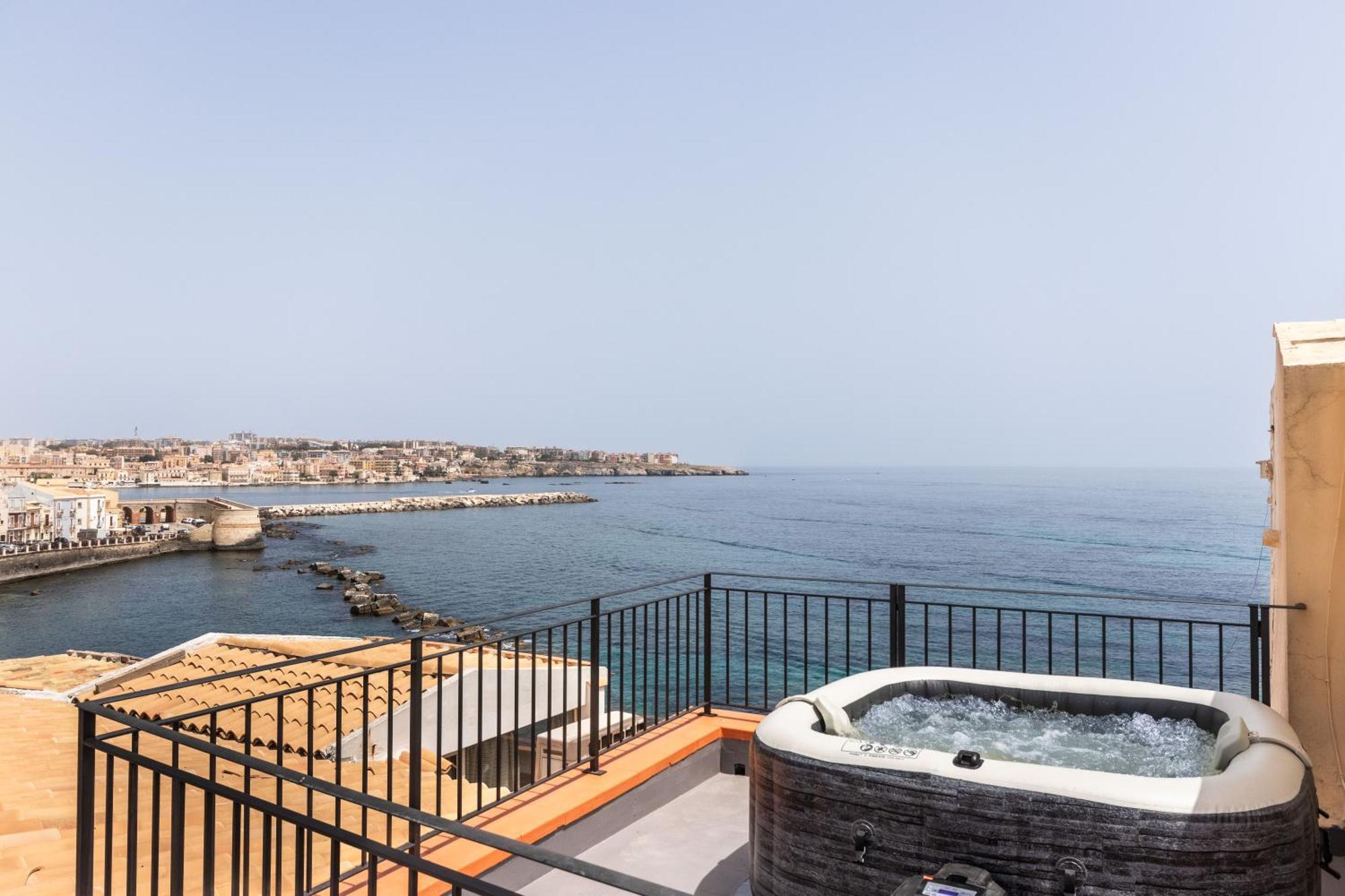 Fronte Mare Apartments & City Views Syracuse Esterno foto